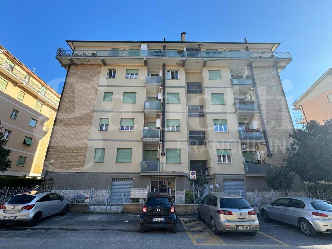 Apartamento de 4 divisões em Rieti, Italy N.º 40218