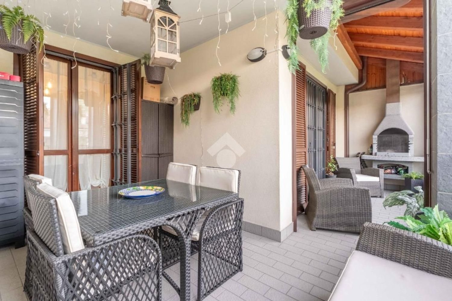 4 Schlafzimmer Doppelhaus in Rozzano, Italy, Nr. 387923