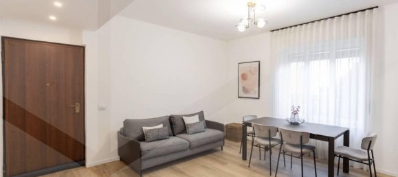 2 rooms Apartment in Monza, Italy No. 39304 2