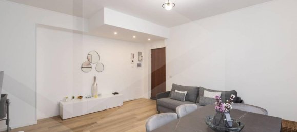 2 rooms Apartment in Monza, Italy No. 39304 17