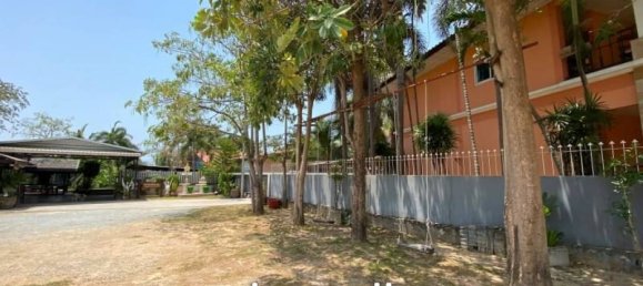 4 bedrooms Cafe / restaurant in Bang Lamung, Thailand No. 17774 3