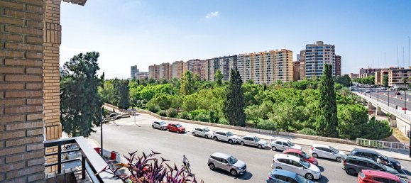 4 bedrooms Apartment in Valencia, Spain No. 172193 2