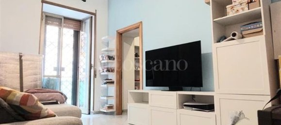 3 rooms Apartment in Naples, Italy No. 15684 11