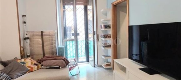 3 rooms Apartment in Naples, Italy No. 15684 9