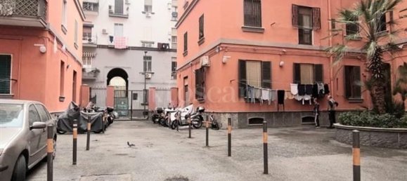3 rooms Apartment in Naples, Italy No. 15684 7