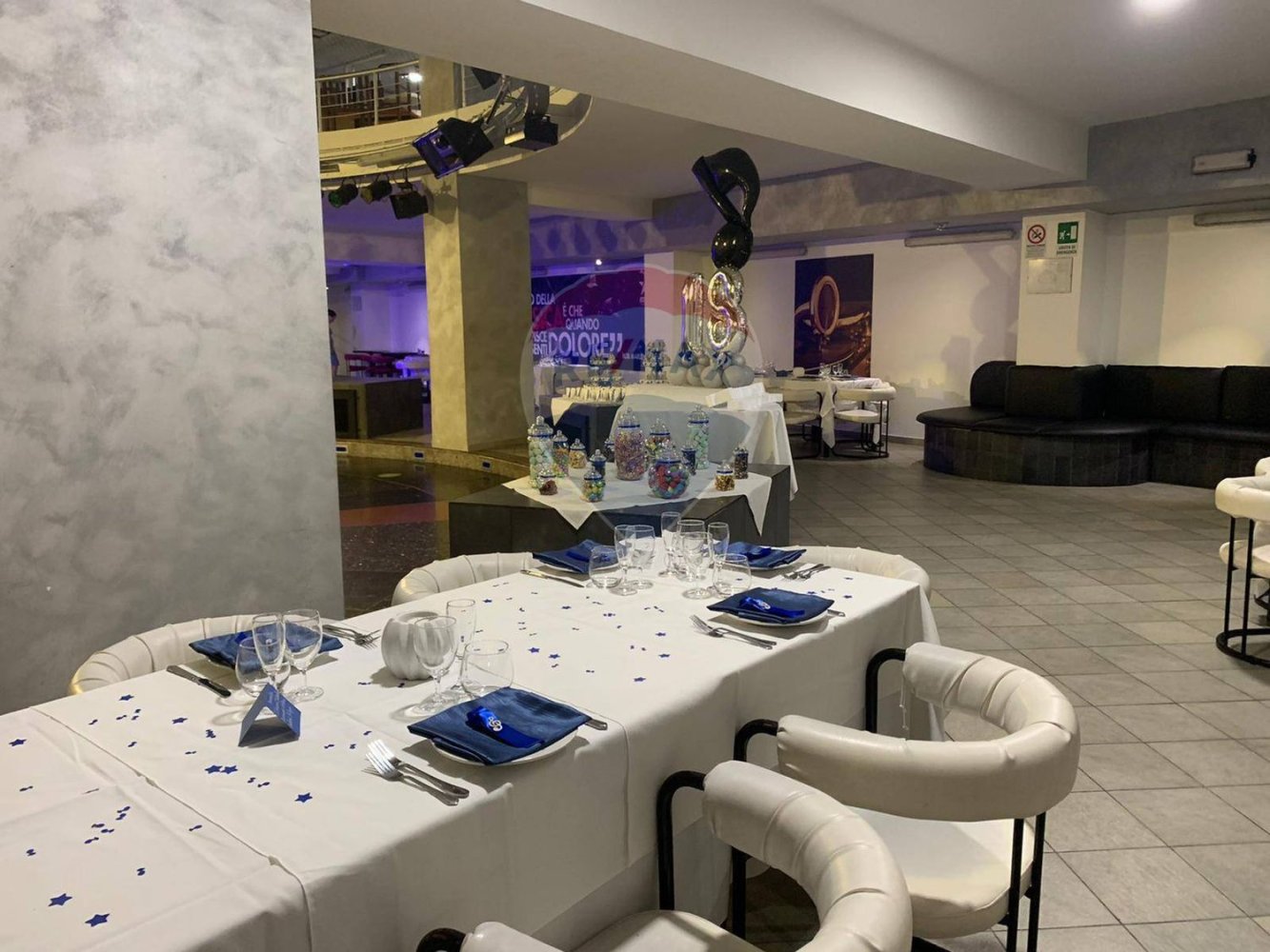 Коммерческая недвижимость 1500м² в Ачи Катена, Италия № 56770