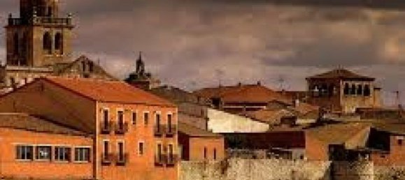 Gewerbliche Immobilie in Arevalo, Spain 182m², Nr. 76301 3