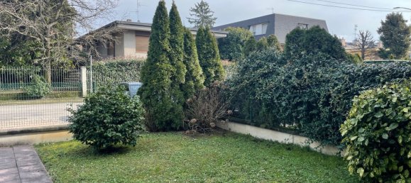 3 rooms Apartment in Bovisio Masciago, Italy No. 152096 6