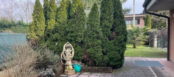 3 rooms Apartment in Bovisio Masciago, Italy No. 152096 8