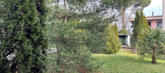 3 rooms Apartment in Bovisio Masciago, Italy No. 152096 9