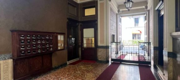 2 bedrooms Apartment in Milan, Italy No. 299079 4