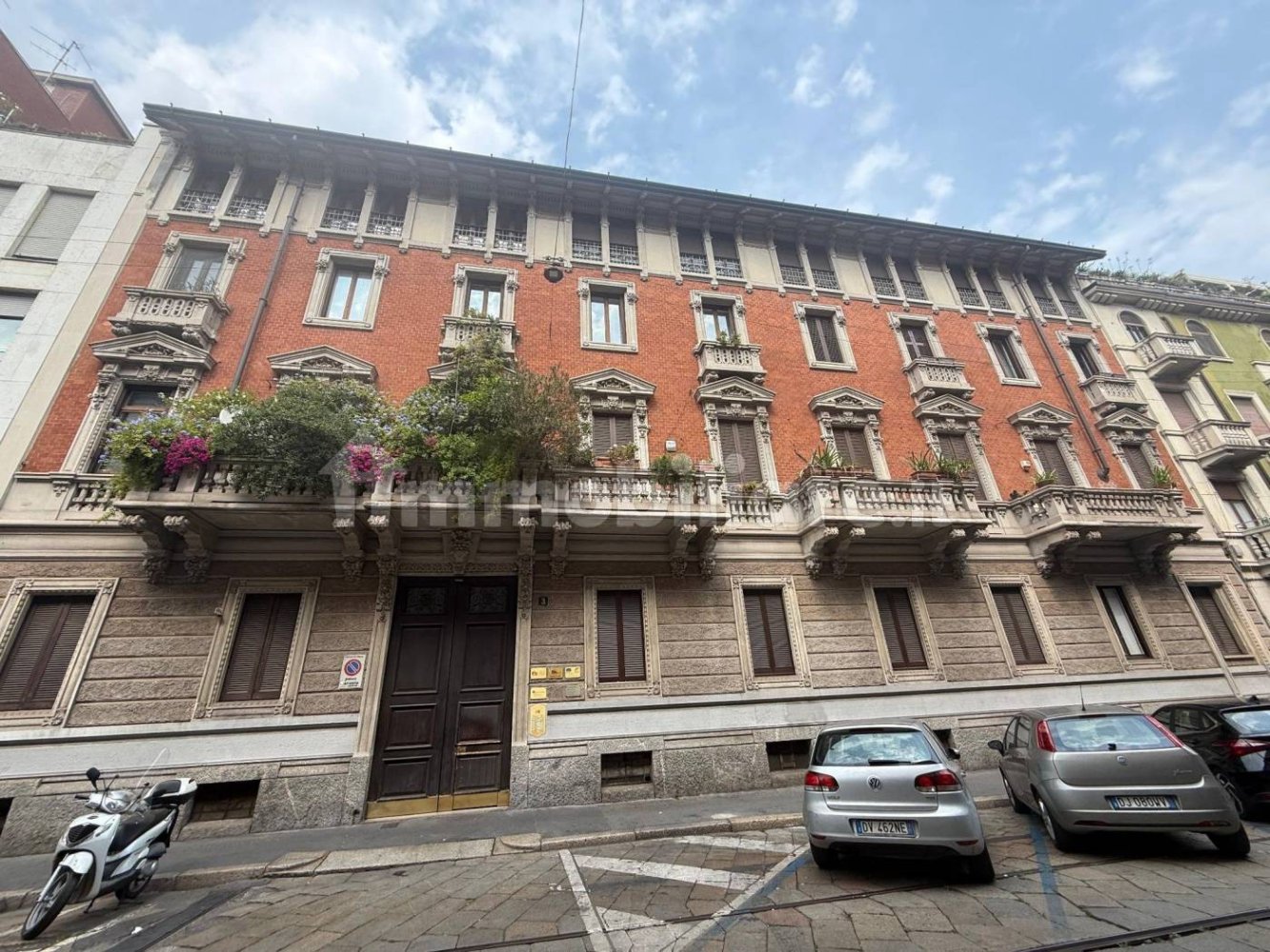 2 bedrooms Apartment in Milan, Italy No. 299079