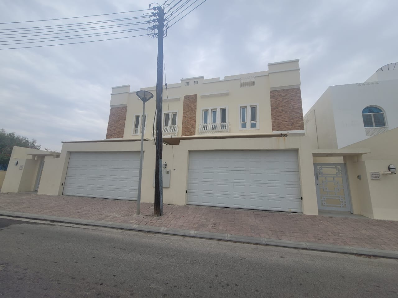 6 Schlafzimmer Stadthaus in Madinat as'Sultan Qaboos, Oman, Nr. 1028