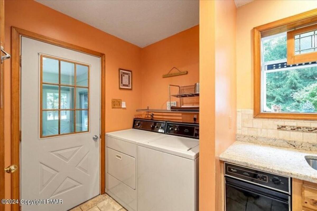 3 bedrooms House in Canadensis, USA No. 394281