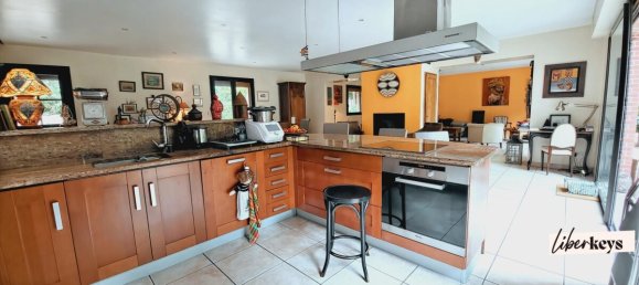 4 bedrooms House in Eure, France No. 340033 3