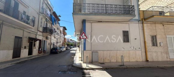 4 rooms House in Cerignola, Italy No. 373860 5