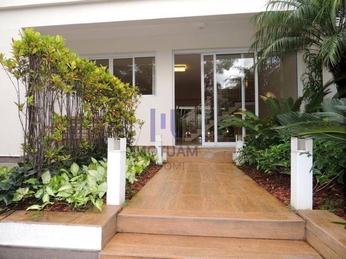 Дом с 4 спальнями в Сан-Паулу, Бразилия № 530252