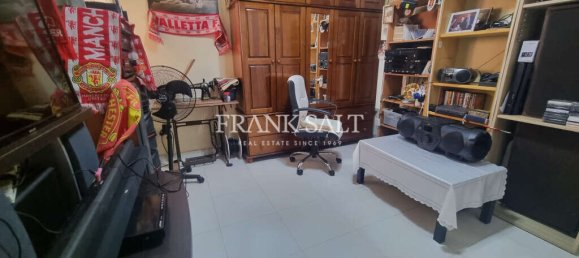 Квартира с 3 спальнями в Гзира, Мальта № 3109 5