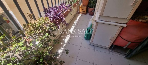 Квартира с 3 спальнями в Гзира, Мальта № 3109 3