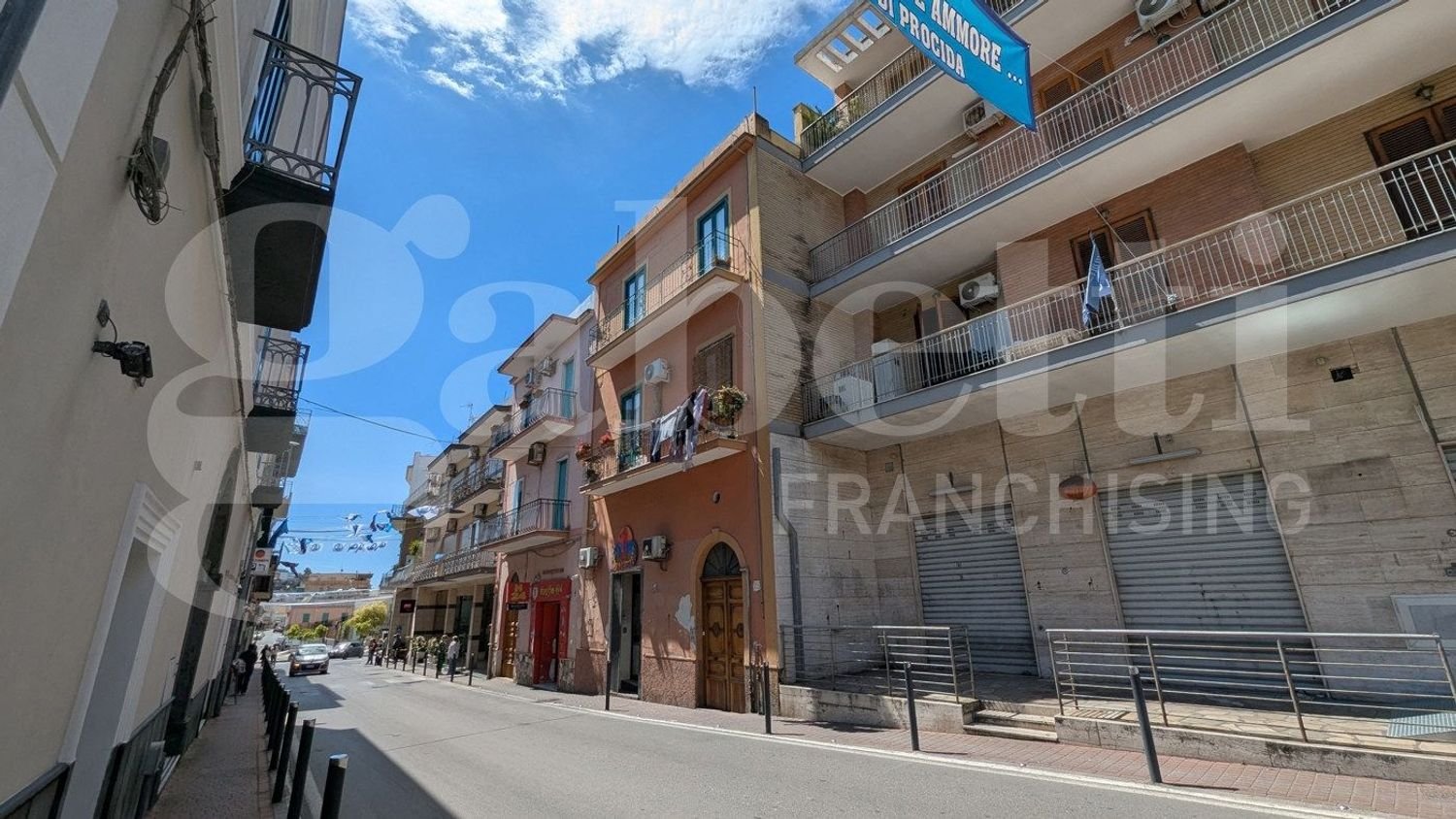 Apartamento de 6 dormitorios en Monte di Procida, Italy No. 336316