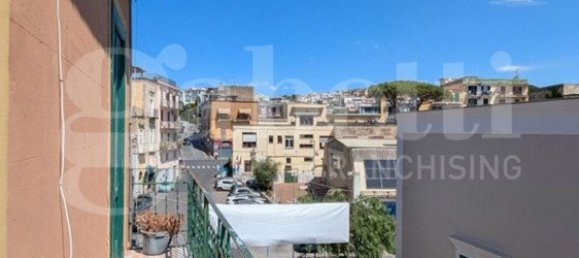 Apartamento de 6 dormitorios en Monte di Procida, Italy No. 336316 10