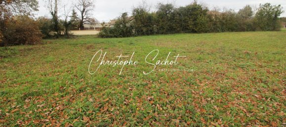 942m² Land in La Foye-Monjault, France No. 72626 2