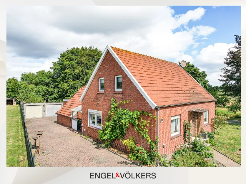 8 rooms Townhouse in Aurich, Germany No. 371779