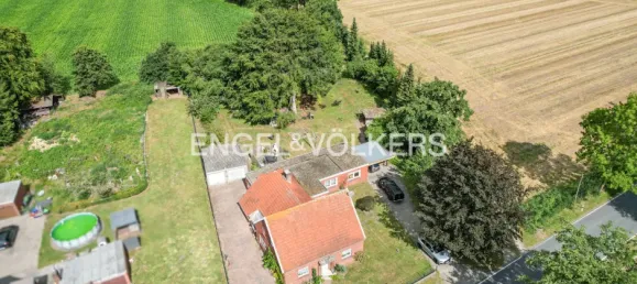 8 rooms Townhouse in Aurich, Germany No. 371779 2