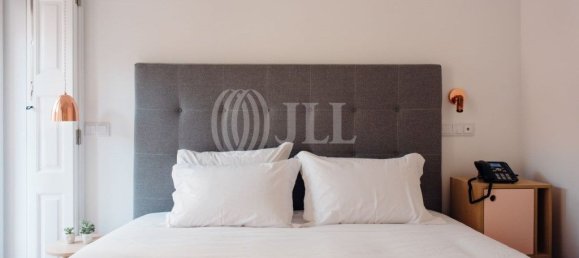 9 chambres Bâtiment à Porto, Portugal No. 54221 14