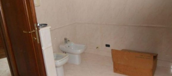 5 rooms Apartment in Monchiero, Italy No. 51925 17