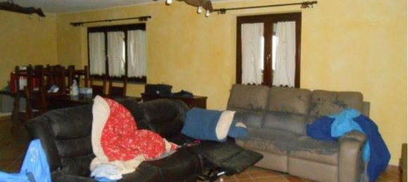 5 rooms Apartment in Monchiero, Italy No. 51925 11