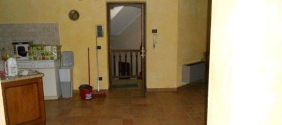 5 rooms Apartment in Monchiero, Italy No. 51925 21