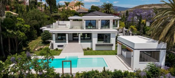 4 bedrooms Villa in Marbella, Spain No. 10118 2