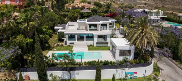 4 bedrooms Villa in Marbella, Spain No. 10118 4