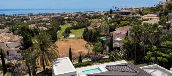 4 bedrooms Villa in Marbella, Spain No. 10118 5