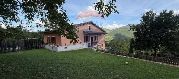 3 Schlafzimmer Haus in Cerreto di Spoleto, Italy, Nr. 356191 10