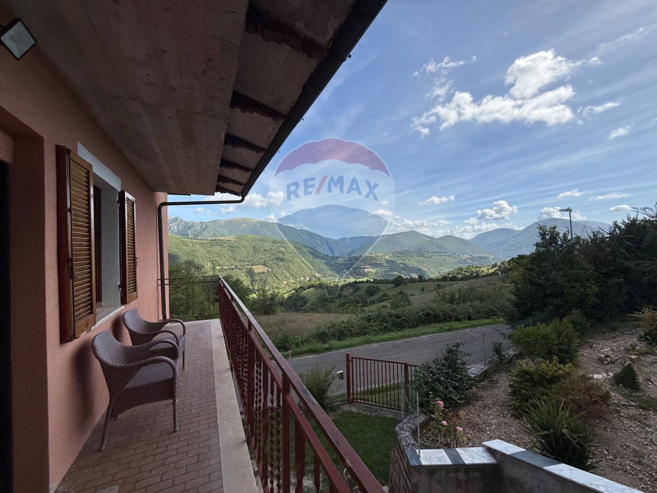 3 Schlafzimmer Haus in Cerreto di Spoleto, Italy, Nr. 356191