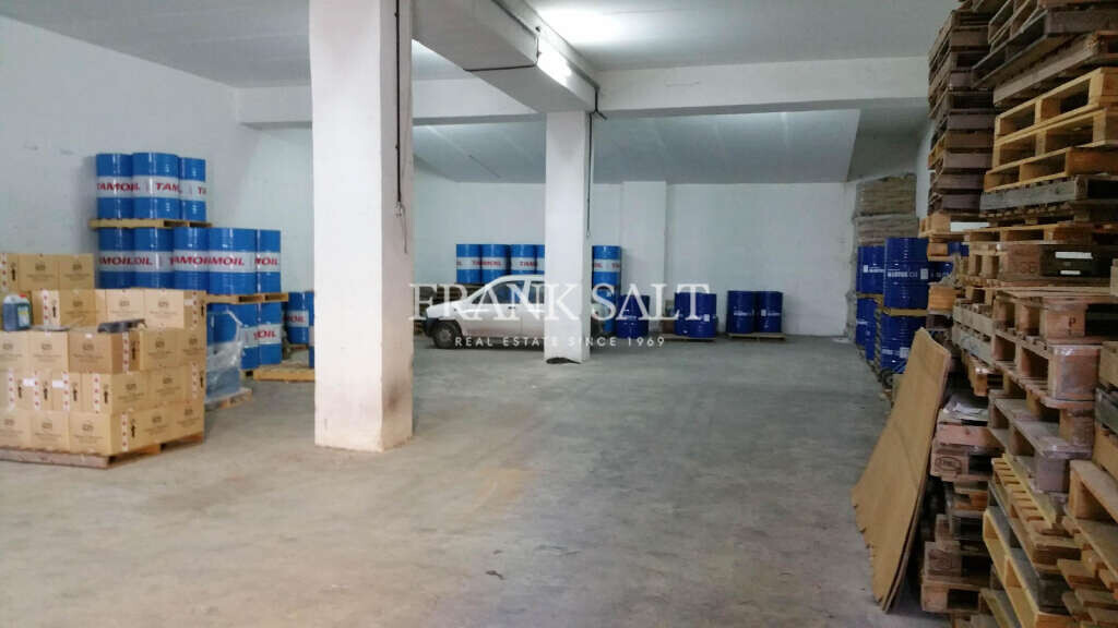 Armazém em Qormi, Malta 560 m² N.º 12594
