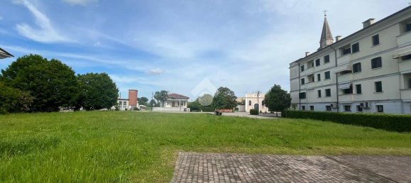 2560m² Land in Pordenone, Italy No. 17992 25
