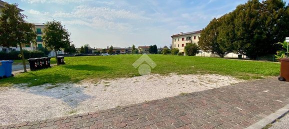 2560m² Land in Pordenone, Italy No. 17992 18