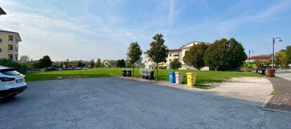 2560m² Land in Pordenone, Italy No. 17992 5