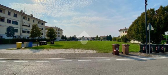 2560m² Land in Pordenone, Italy No. 17992 15