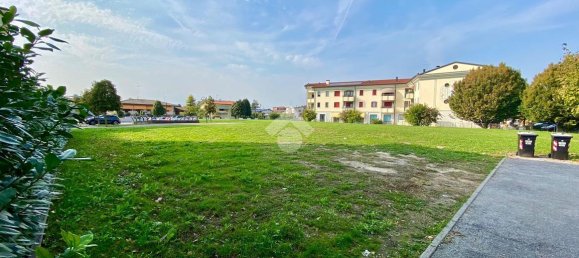 2560m² Land in Pordenone, Italy No. 17992 20