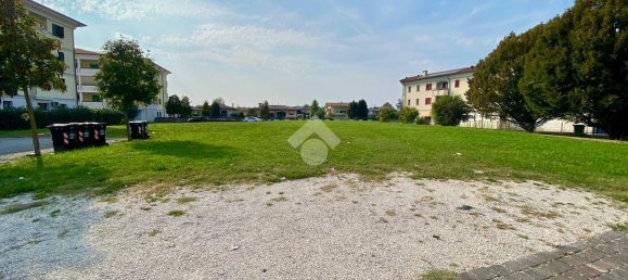 2560m² Land in Pordenone, Italy No. 17992 6
