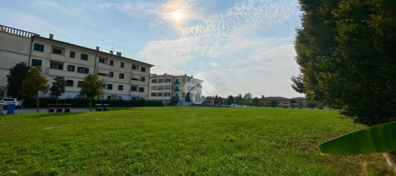2560m² Land in Pordenone, Italy No. 17992 3
