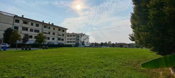2560m² Land in Pordenone, Italy No. 17992 9