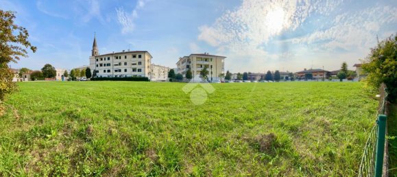 2560m² Land in Pordenone, Italy No. 17992 2