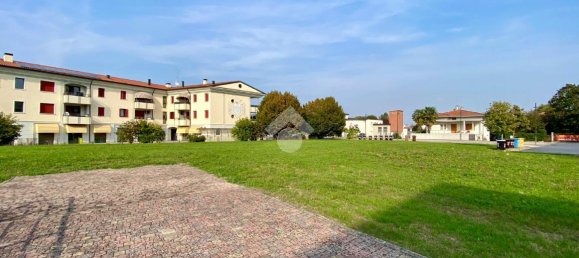 2560m² Land in Pordenone, Italy No. 17992 4