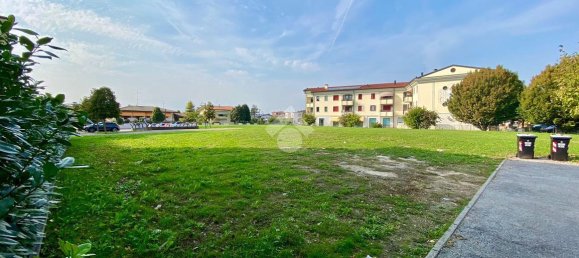 2560m² Land in Pordenone, Italy No. 17992 21