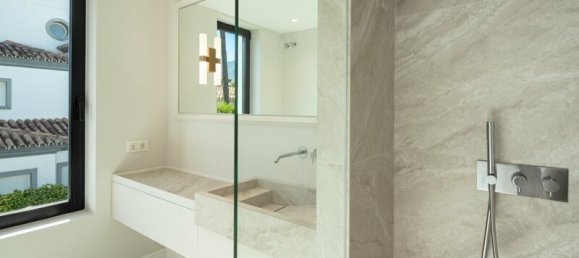 3 غرف نوم شقة في Estepona, Spain رقم 69846 50